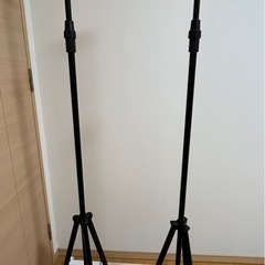 4K対応　プロジェクタースクリーン　三脚つきの画像