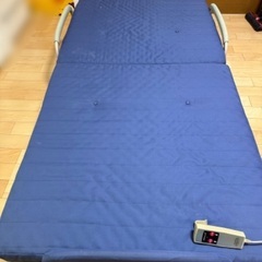 電動の介護ベッド（取りに来てくれる方のみ）