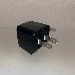 【美品】AUKEY 充電器2ポート①
 12W ブラックの画像