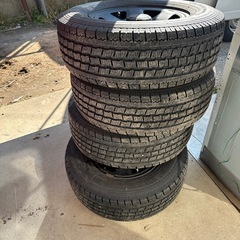 ハイエースタイヤ215/70R15の画像