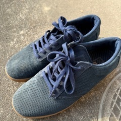 HUFスニーカー