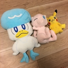ポケモン　ぬいぐるみ　ピカチュウ　ミュウ　クワッス