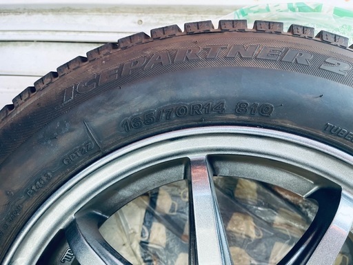 ブリヂストン スタッドレスタイヤ 165/70 R14 ホイール付き
 4本