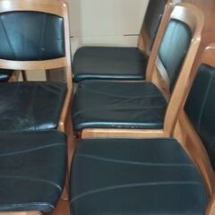 ダイニングテーブルの画像