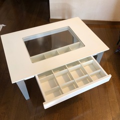 硝子引き出　テーブルの画像