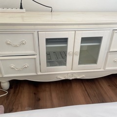 アンティーク風　テレビ台の画像
