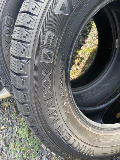 215/65R16 スタッドレス　22年　ウィンターマックス03 バリ溝！