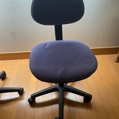 ⚠️お譲り予定です//回る椅子