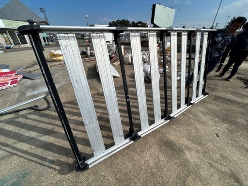 200系ハイエース　キャリア　TUFREQ早い者勝ち