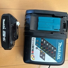 マキタ純正バッテリー充電器の画像