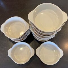グラタン皿（いろいろサイズまた色は赤・白・茶色・柄入り）の画像
