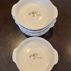 グラタン皿（いろいろサイズまた色は赤・白・茶色・柄入り）の画像