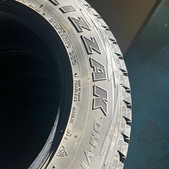 タイヤ　BRIDGESTONE  BLIZZAK  DM-V1 215/65  R16  2016年　スタッドレスの画像