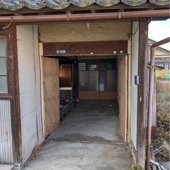 大型ガレージハウス出ました！軽トラ1ー4台が家の中まで入れます！ - 越前市