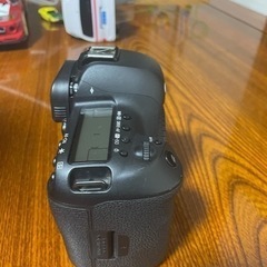 Canon EOS 5D mark IV (mark4) A1 グリップ付きの画像