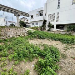 エネオス末吉店隣★県道沿いの立地です★那覇市立病院、モノレール駅近く★店舗・事務所・住居幅広い用途で利用できますよ★那覇市松島2丁目売土地 - 不動産