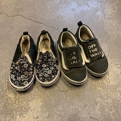 バンズスニーカー19センチ