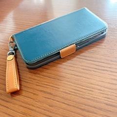 iPhone14手帳型ケース・紺色