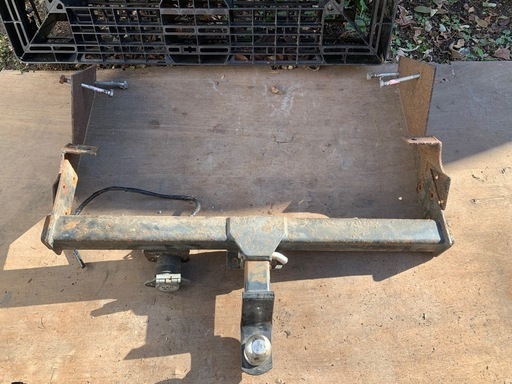 デリカ　スペースギア用ヒッチメンバー