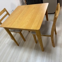 ダイニングテーブルセット　3点　2人用　　