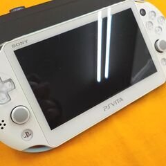 PSVITA PCH-2000 ライトブルー 動作品 ソフト5本・メモリーカード8GB・ケース付き ソニー プレイステーション 札幌市西岡店の画像