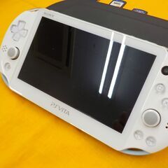 PSVITA PCH-2000 ライトブルー 動作品 ソフト5本・メモリーカード8GB・ケース付き ソニー プレイステーション 札幌市西岡店の画像