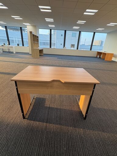 【複数取引で大胆値引き！】【限定12個！！】【オプション追加で割引あり】オフィス用テーブル