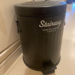 ゴミ箱の画像