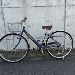 購入から1年以内！ママチャリじゃなく普通の自転車！ライト自動点灯かつ無音、故障一切なし、異音、ギア・チェーンの音全くしません。6段速、の画像