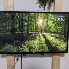 モニター　32インチ　LGの画像