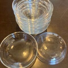 いろいろな種類の透明ガラス器🥣の画像