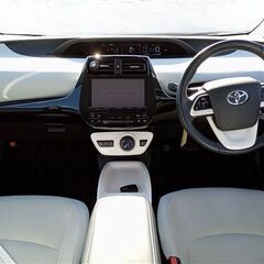 ☆ご成約☆　中古車販売 カーメル小田原店　平成28年　トヨタ プリウス☆　132000kmの画像