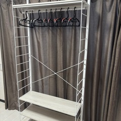 突っ張り壁面収納ワードローブNポルダ(ホワイトウォッシュ)

