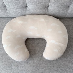 授乳クッション ニトリ ボーダー 雲柄の画像