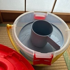 でるでるバケツ　トミカ収納の画像