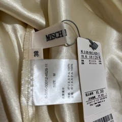 【新品タグ付き】ミッシュマッシュ　サテンフレアスカートの画像