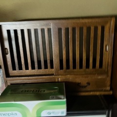 レトロな茶タンスの画像