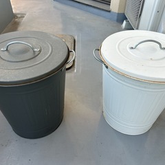 屋外用ゴミ箱　2個