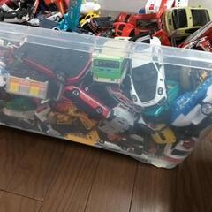 値下げしましたトミカなどミニカーの画像
