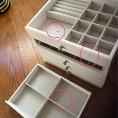 【値下げ】コンパクトドレッサー、22.5✖️27✖️20の画像