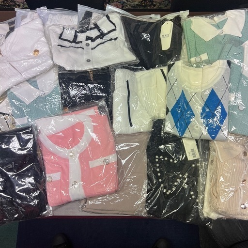 レディース　新品洋服まとめて８０着以上