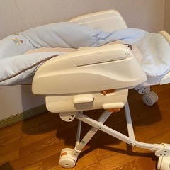 コンビ ハイローチェア 白の画像