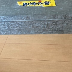 ブリキ衣裳ケースの画像