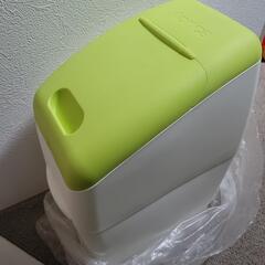 中古 おむつゴミ箱 Apricaの画像