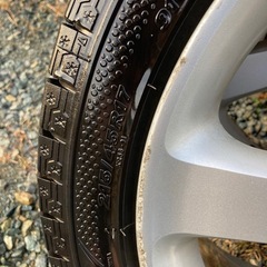 ホイール付きスタッドレスタイヤ　215/45/R17の画像