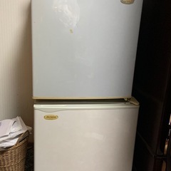 小さめな冷蔵庫2台