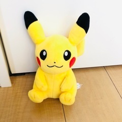 ピカチュウのぬいぐるみ