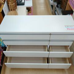 4段チェスト☆株式会社サン☆木製、ホワイトウッド調、柄付き、小傷、オシャレ家具、状態はいいです。【浜村鹿野温泉ICから3分 買取本舗 宮本リサイクル 営業時間9～19時 定休日水曜のみ←連絡できませんm(_ _)m】の画像