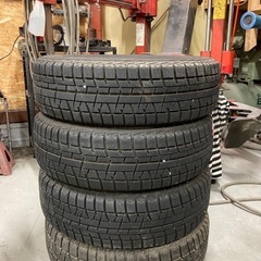 ほぼ新品　スタッドレスタイヤ　4本　175/65R14