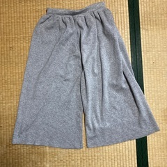 サンエーインターナショナル　ニットパンツ